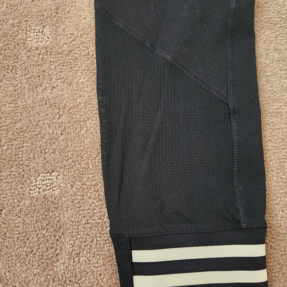Size 16, Black, Lorna Jane Leggings - Picture 3 of 4